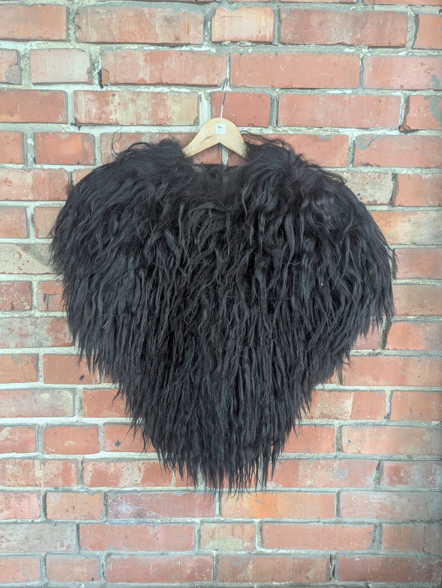 Viking Fur Cape – Black Icelandic Sheepskin – Krieger | Dark – Einzelstück 714