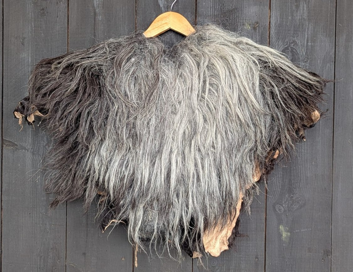 Schulterfell Wikinger – Heidschnucke, grau meliert, rustikal , FU901