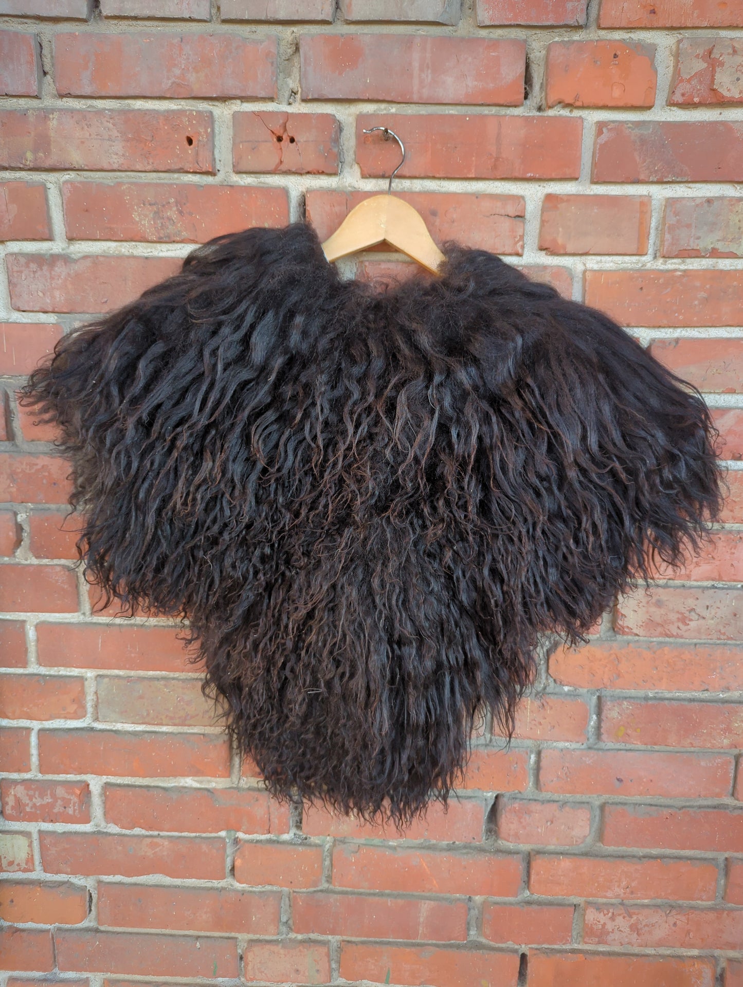 Fellumhang Islandschaf schwarz gelockt Einzelstück 548