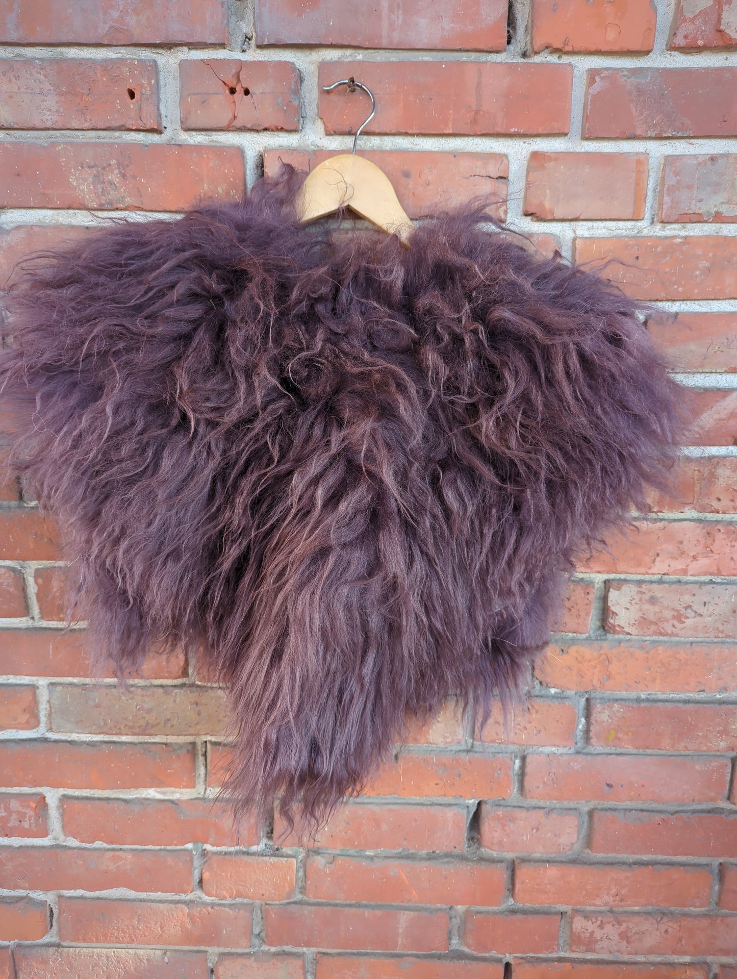 Fellumhang Islandschaf aubergine Einzelstück 544