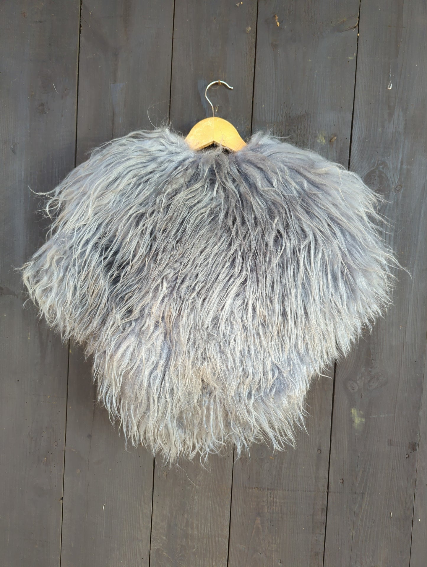 Fellumhang Islandschaf silbergrau