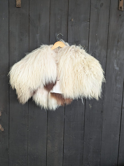 XXL Viking Shoulder Fur Cream – Real Scandinavian Heidschnucke – Wikinger Schulterfell – Nordic Ice – Einzelstück 605