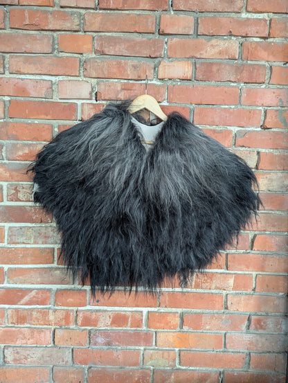 XXL Viking Fur Cape Black Grey – Real Scandinavian Heidschnucke – Wikinger Fellumhang – Krieger Dark – Einzelstück 607
