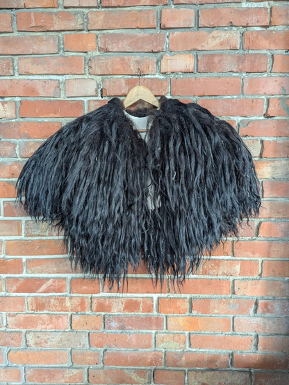 Viking Shoulder Fur XXL Black – Real Icelandic Sheepskin – Wikinger Schulterfell – Krieger Dark – Einzelstück 641