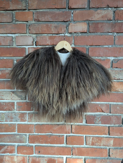 Viking Shoulder Fur Brown Grey – Real Icelandic Sheepskin – Wikinger Schulterfell – Rustikal Wild – Einzelstück 645