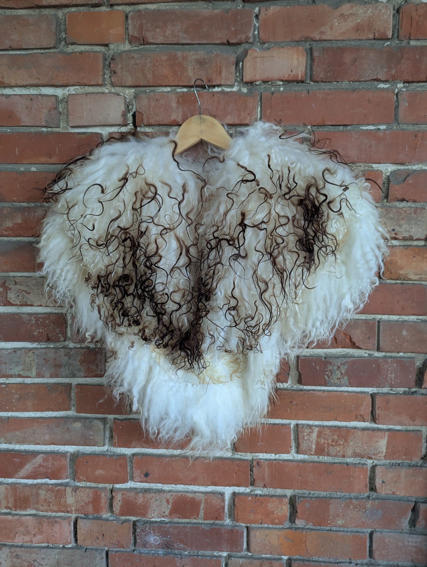Viking Shoulder Fur White Icelandic Sheepskin Brown Curls – Medieval LARP – One of a Kind – 702