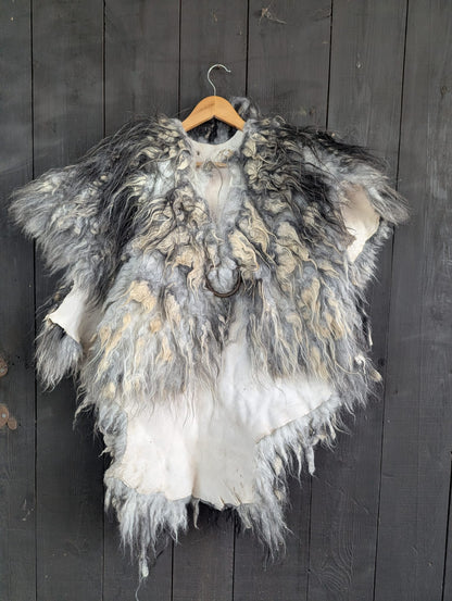 Viking Fur Cloak Mega XXL – Fellumhang Skandinavische Schnucke – Rustikal | Wild – Einzelstück 708