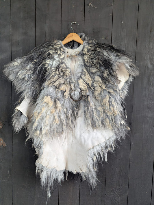 Viking Fur Cloak Mega XXL – Fellumhang Skandinavische Schnucke – Rustikal | Wild – Einzelstück 708