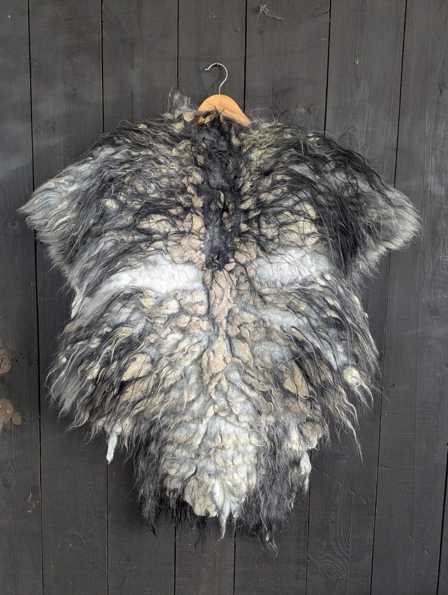 Viking Fur Cloak Mega XXL – Fellumhang Skandinavische Schnucke – Rustikal | Wild – Einzelstück 708