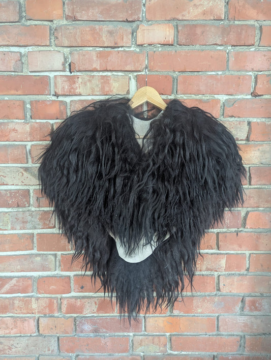 Viking Fur Cape – Black Icelandic Sheepskin – Krieger | Dark – Einzelstück 714