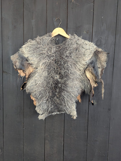 Viking Fur Cloak XL – Real Heidschnucke Sheepskin – Wikinger Fellumhang– Einzelstück 722