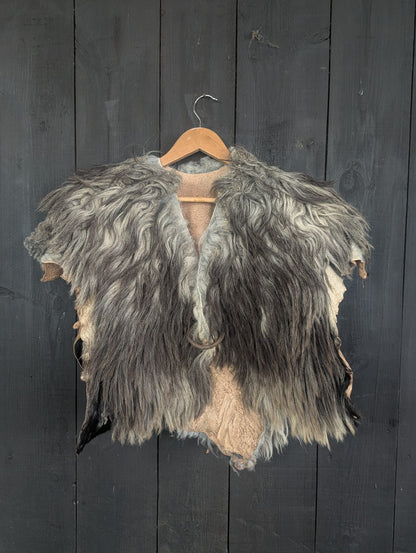 Viking Fur Cloak Grey XL – Real Heidschnucke Sheepskin – Wikinger Fellumhang – Einzelstück 723