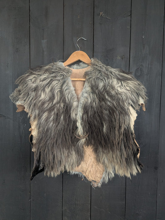 Viking Fur Cloak Grey XL – Real Heidschnucke Sheepskin – Wikinger Fellumhang – Einzelstück 723