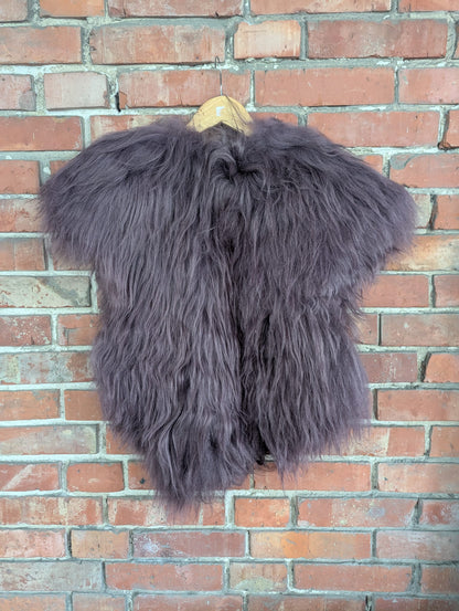 Viking Fur Cloak Aubergine – Real Icelandic Sheepskin – Wikinger Fellumhang –  Einzelstück 726