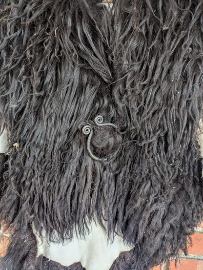 Viking Fur Cloak Black XXL – Real Scandinavian Sheepskin – Wikinger Fellumhang –  Einzelstück 728
