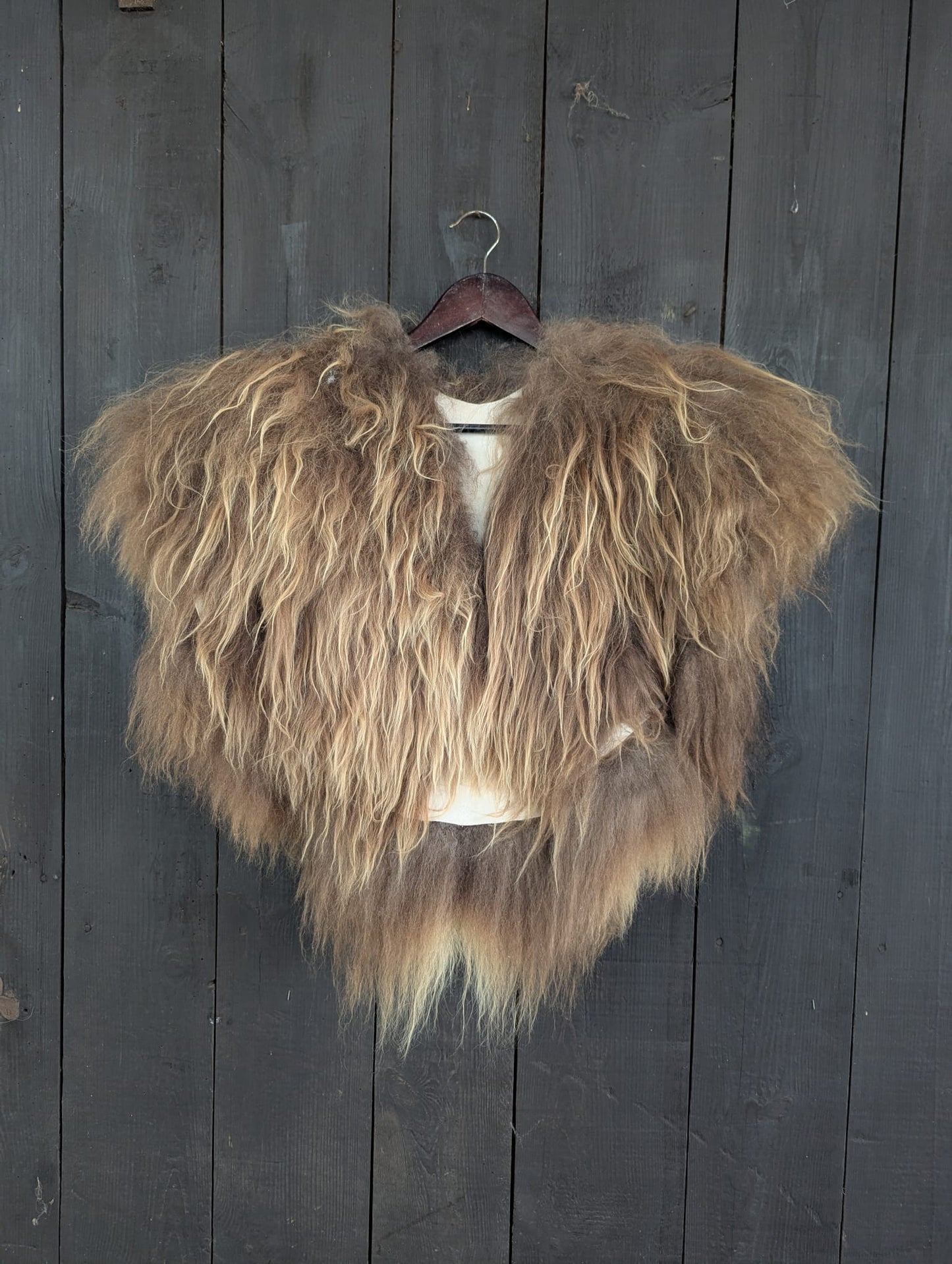 Viking Fur Cloak Brown Blonde XL – Real Icelandic Sheepskin – Wikinger Fellumhang – Einzelstück 729