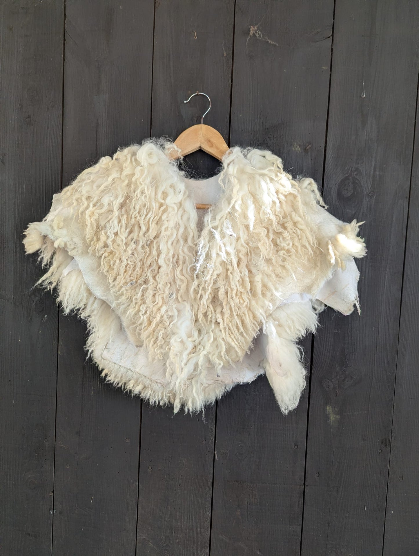 Viking Shoulder Fur Cream – Real Heidschnucke Sheepskin – Wikinger Schulterfell – Einzelstück 732