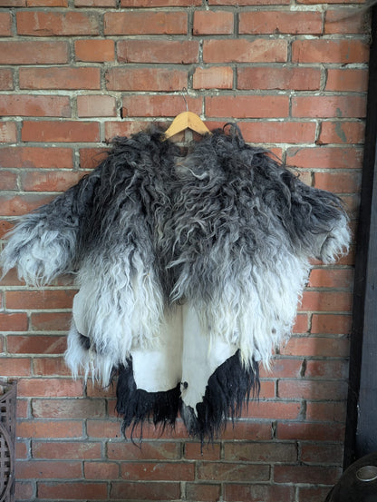 Viking Fur Cloak Grey White Mega XXL – Wikinger Fellumhang – Einzelstück 738
