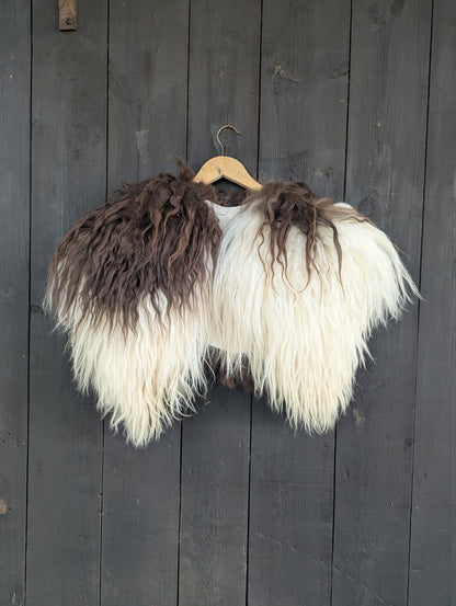 Viking Shoulder Fur Brown White XL – Real Icelandic Sheepskin – Wikinger Schulterfell – Einzelstück 743