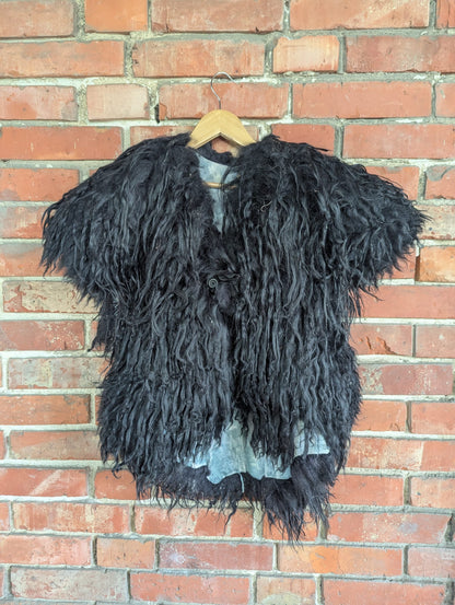 Viking Fur Cloak Black – Real Icelandic Sheepskin – Wikinger Fellumhang – Einzelstück 745