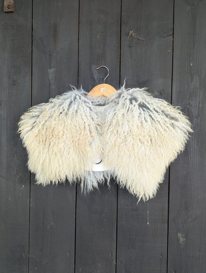 Viking Shoulder Fur Cream – Real Icelandic Sheepskin – Wikinger Schulterfell – Einzelstück 746