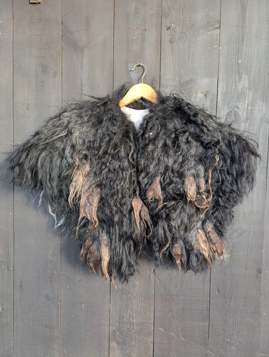 Vikinger-Fellumhang – Echter Schaffell-Fellumhang für LARP, Mittelalter & Halloween – Unikat – Artikel 844