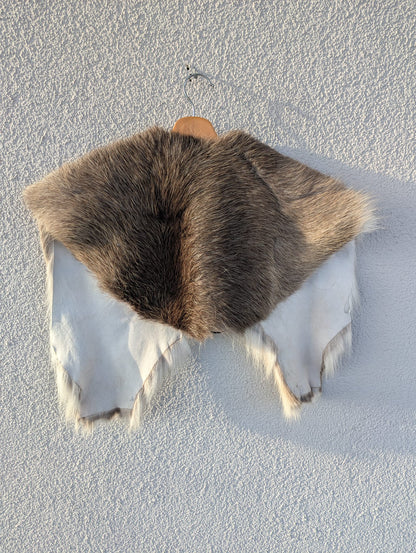 Vikinger-Schulterfell – Echtes Schaffell für LARP, Mittelalter & Karneval – Unikat – Artikel 847