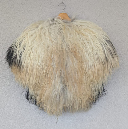 Viking Fur Cloak – Real Sheepskin Shoulder Cape – Wikinger Schulterfell – One of a Kind – Item 859