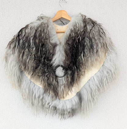 Viking Fur Cloak – Real Sheepskin Shoulder Cape – Wikinger Schulterfell – One of a Kind – Item 860