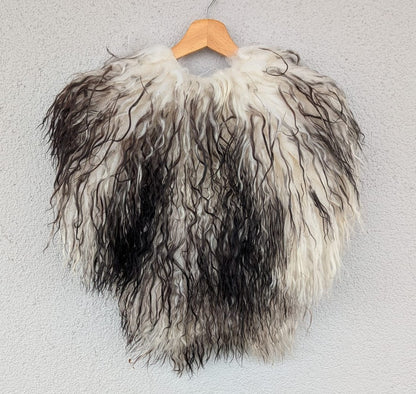 Viking Fur Cloak Real Sheepskin Shoulder Cape – Wikinger Schulterfell – One of a Kind – Item 863