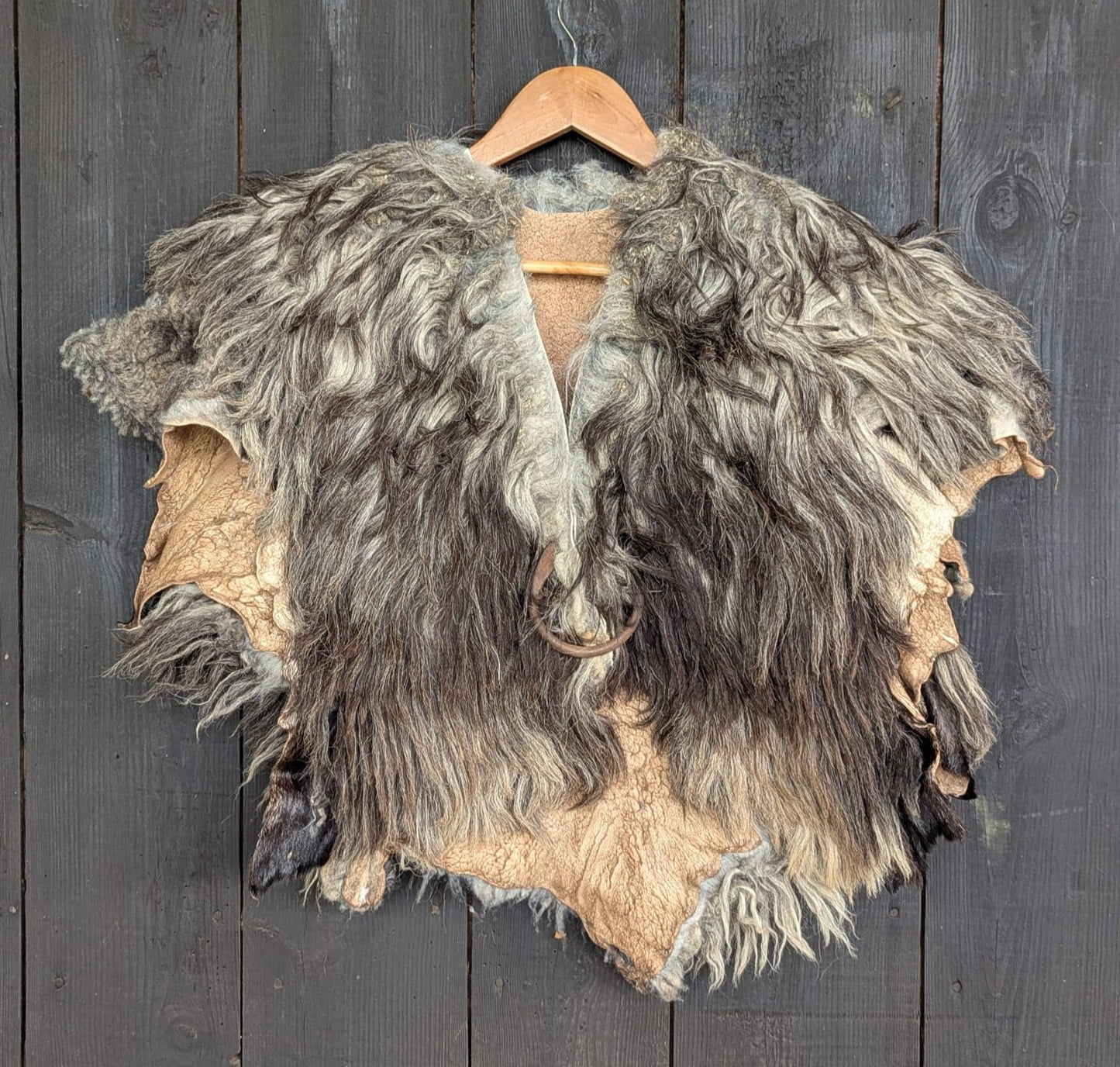 Schulterfell - Fell für Wikinger - Viking Fell - Krieger Fell - Halloween - Bekleidung mit Fell- Vikings- GOT-Mittelalter- FU902