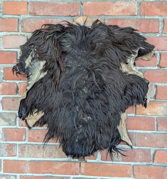 Fellumhang Wikinger – Heidschnucke dunkelbraun/schwarz, rustikal FU905