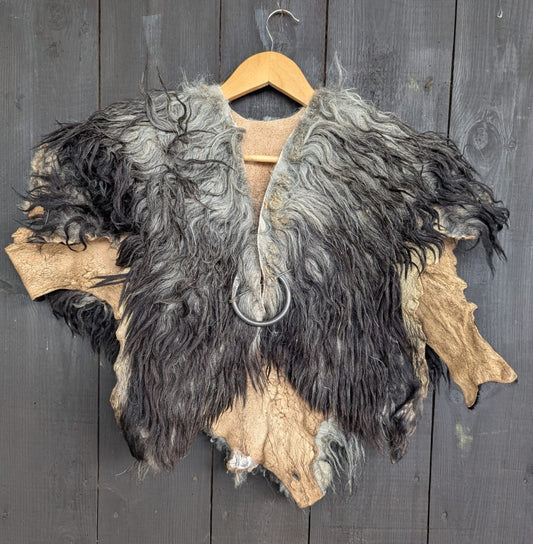 Großer Fellumhang XL - Fell für Wikinger - Viking Fell - Krieger Fell - Bekleidung mit Fell- Vikings- GOT - Einzelstück 911