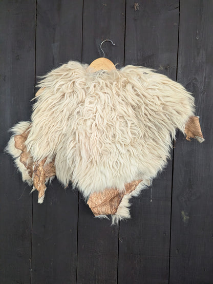 Viking Shoulder Fur Natural – Real Heidschnucke Sheepskin – Wikinger Schulterfell Klein – Mittelalter – Einzelstück H19