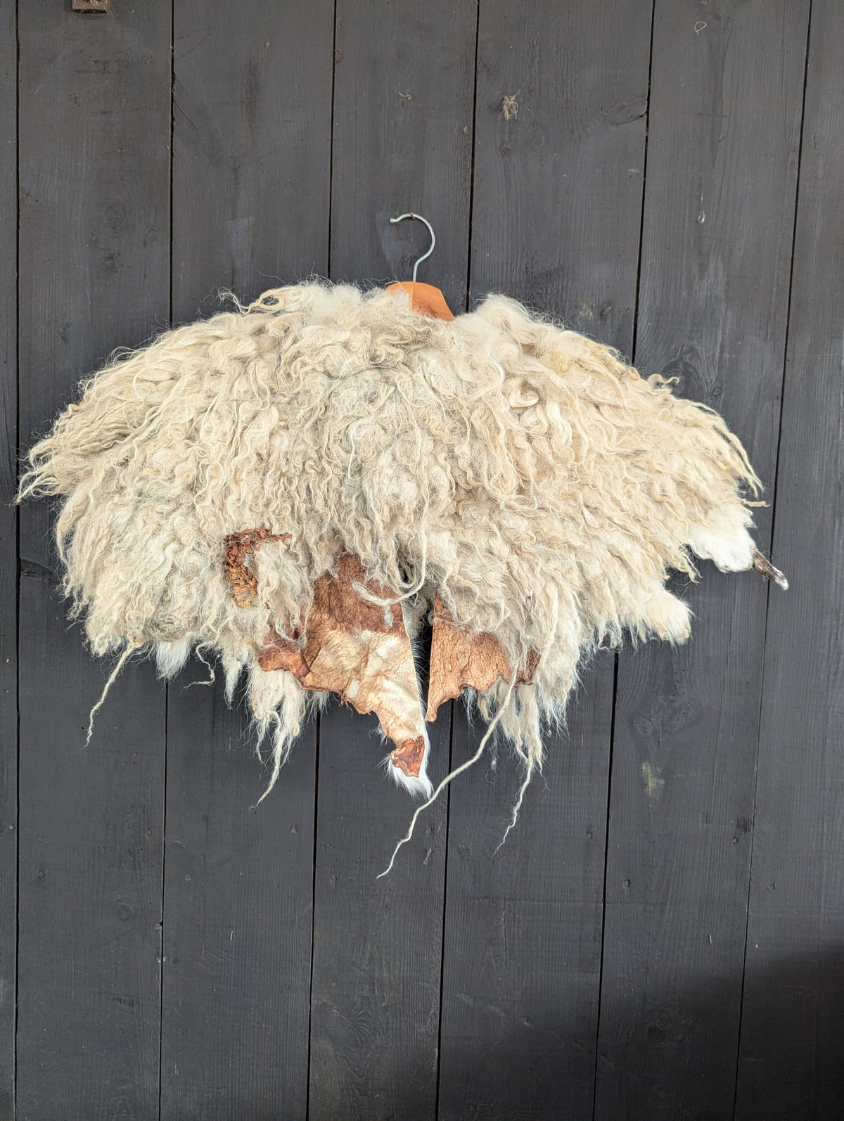 Viking Shoulder Fur – Real Heidschnucke Sheepskin – Wikinger Schulterfell – Mittelalter Cosplay Halloween – Einzelstück H1