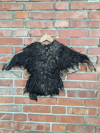Viking Shoulder Fur Black – Real Heidschnucke Sheepskin – Wikinger Schulterfell – Mittelalter Halloween – Einzelstück H35