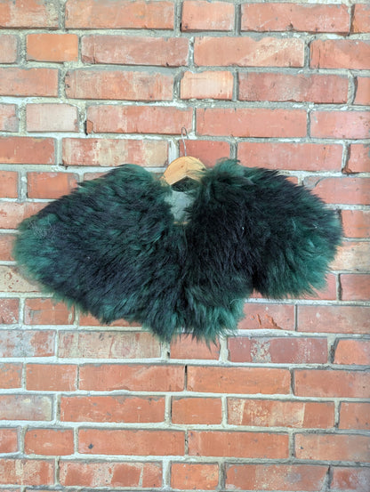 Viking Shoulder Fur Green – Real Sheepskin – Wikinger Schulterfell – Mittelalter Cosplay Halloween – Einzelstück H4