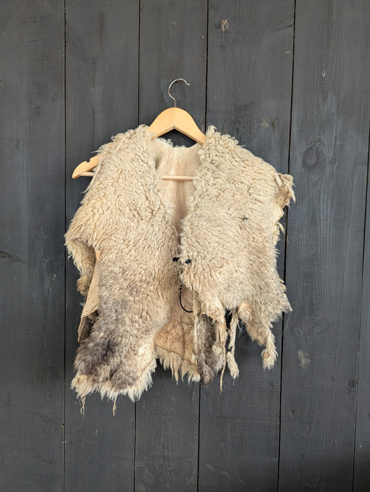 Viking Shoulder Fur – Real Heidschnucke Sheepskin – Wikinger Schulterfell – Mittelalter Halloween – Einzelstück H5