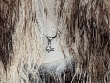 Viking Shoulder Fur – Real Sheepskin Shoulder Cape  – Wikinger Schulterfell– One of a Kind – S4a