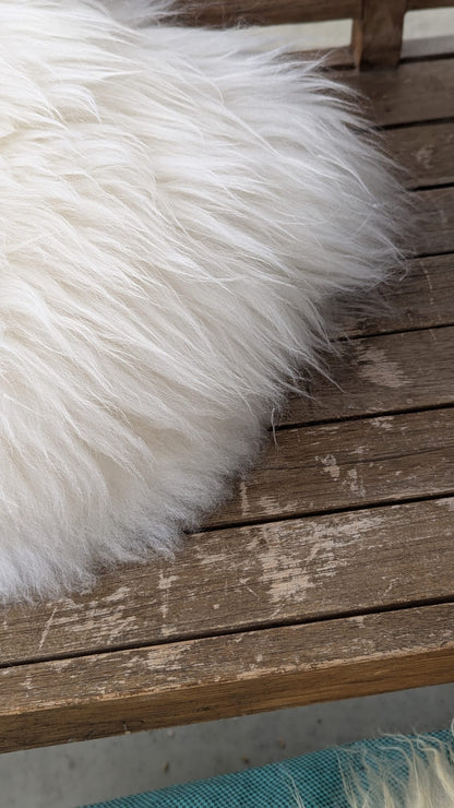 Viking Shoulder Fur – Real Sheepskin Shoulder Cape  – Wikinger Schulterfell – One of a Kind – S5a