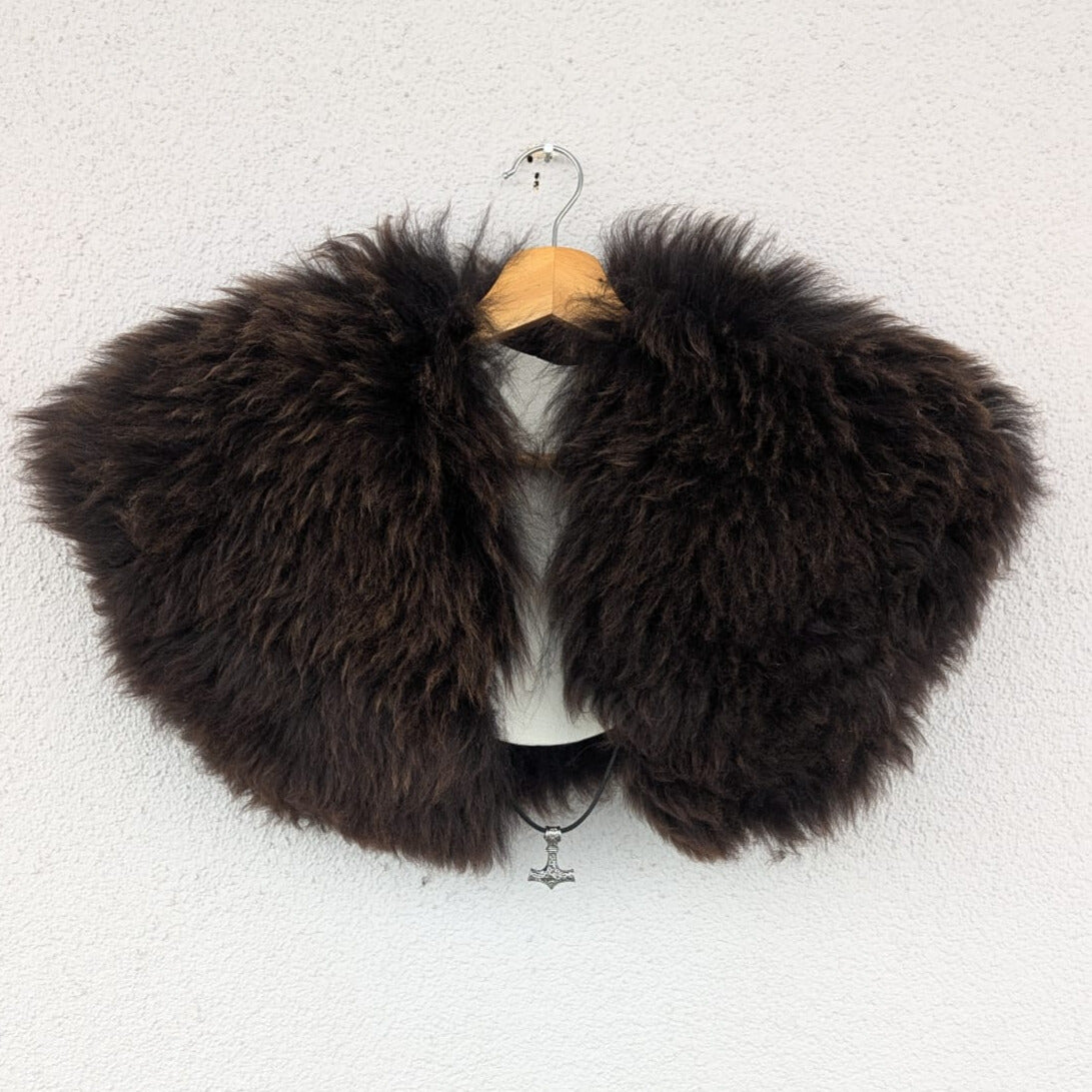 Viking Shoulder Fur – Real Sheepskin Shoulder Cape  – Wikinger Schulterfell – One of a Kind – S2a