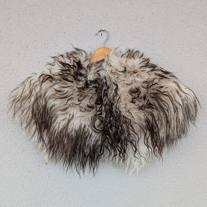 Viking Shoulder Fur – Real Sheepskin Shoulder Cape  – Wikinger Schulterfell– One of a Kind – S4a